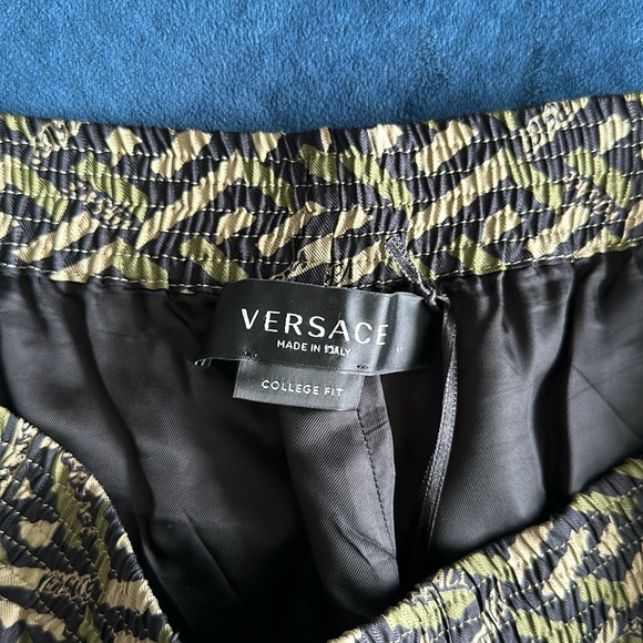 Versace Men’s La Greca Print Silk Monogram College Fit Short Size 48 or 32/34 US - Picture 7 of 10